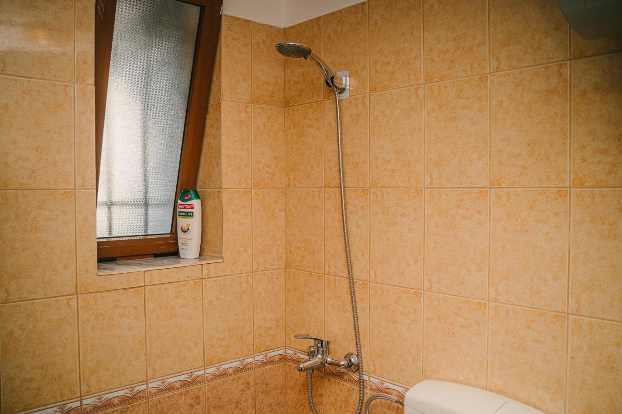 Peaceful Villa In New Bazaar Tirana Esterno foto